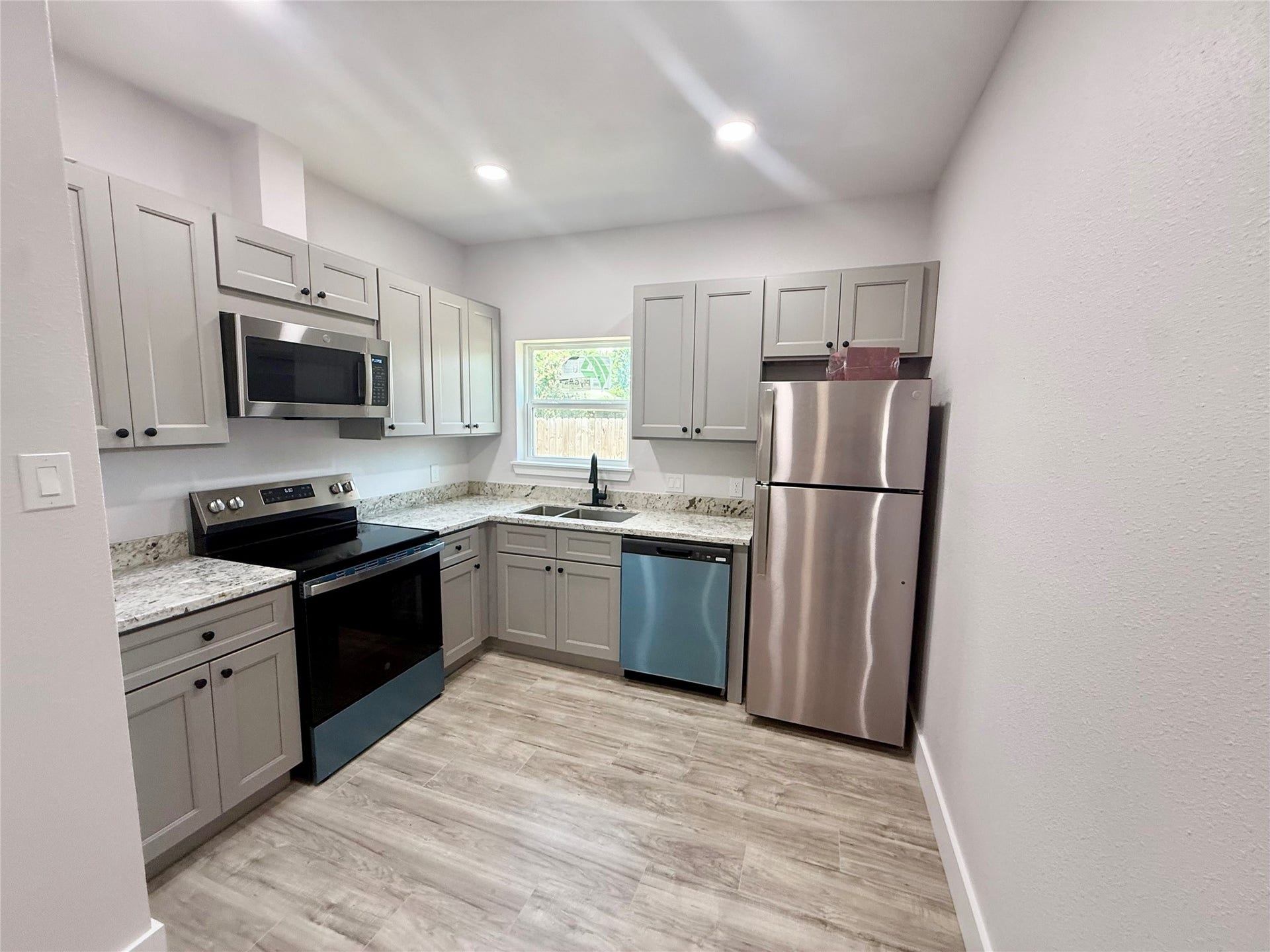 9508 Quaker Court, Rosharon, TX 77583 9508 Quaker Court, Rosharon, TX 77583