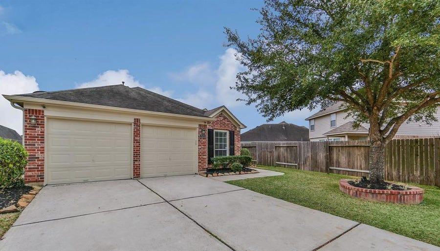 Property photo for 2123 Castle Gardens Lane, Katy, TX