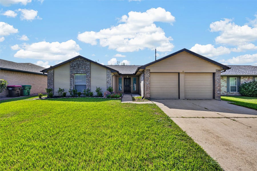 Property photo for 707 Shenandoah Drive, Richmond, TX