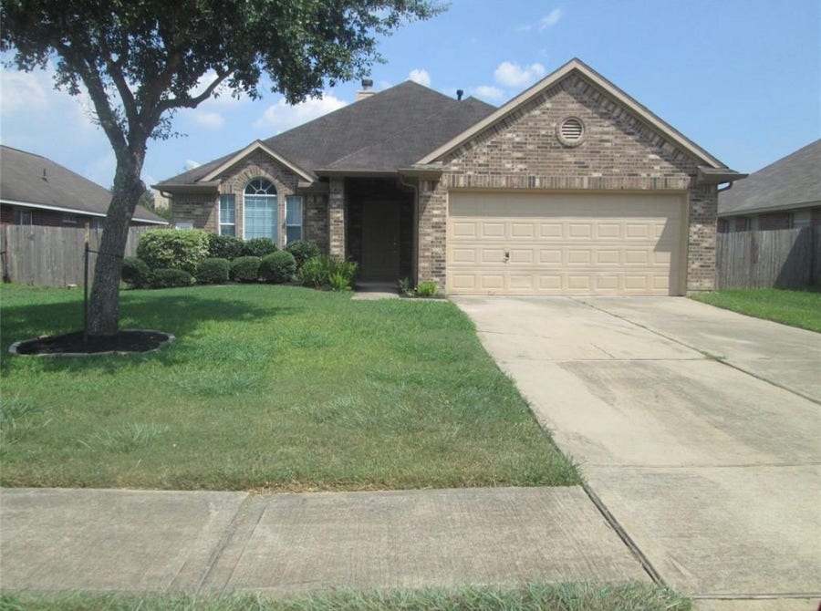 Property photo for 4015 East Teal Estates Circle, Fresno, TX