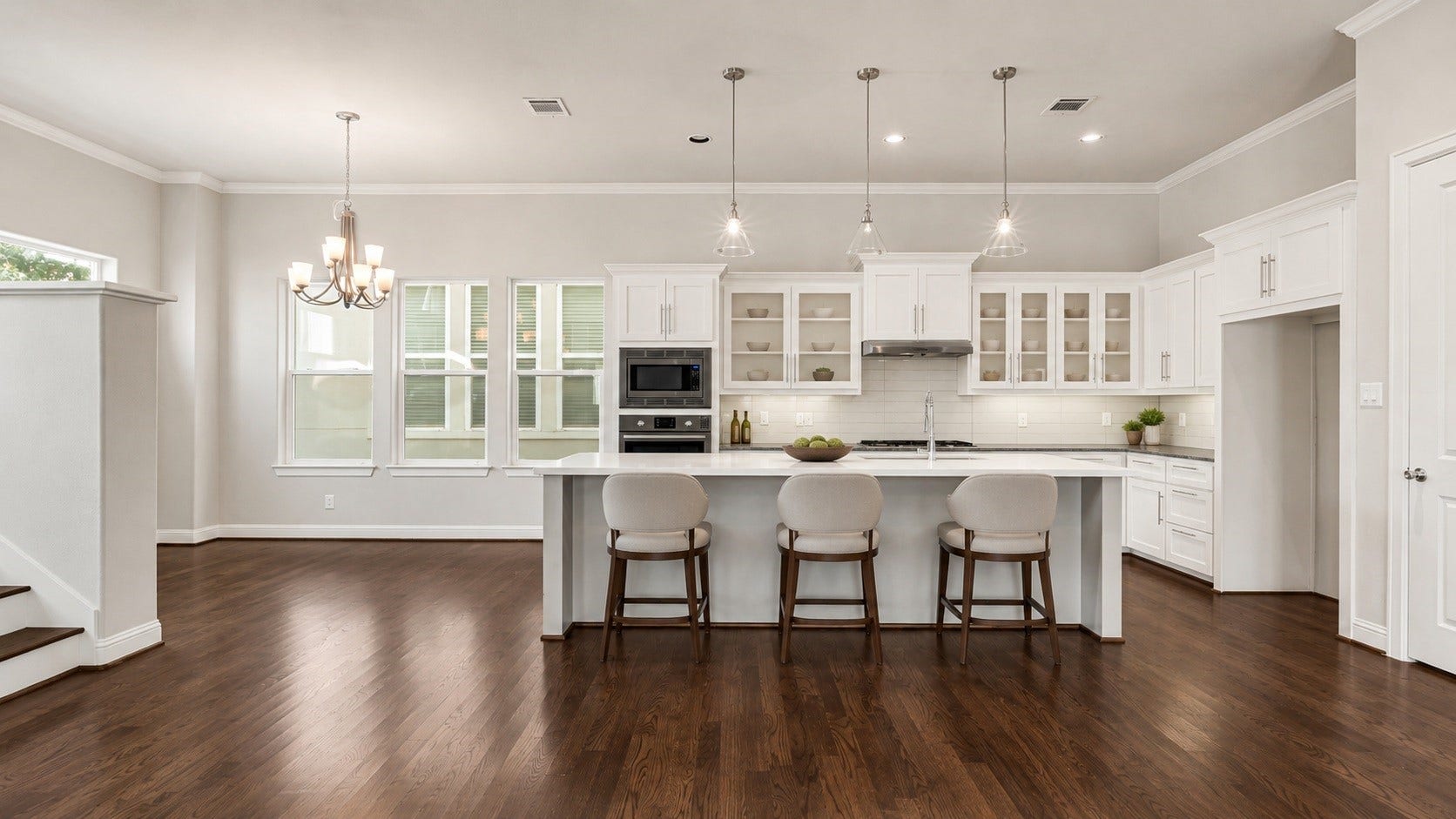 5514 Petty Street, #A, Houston, TX 77007 Abundant natural light every where -Virtually staged