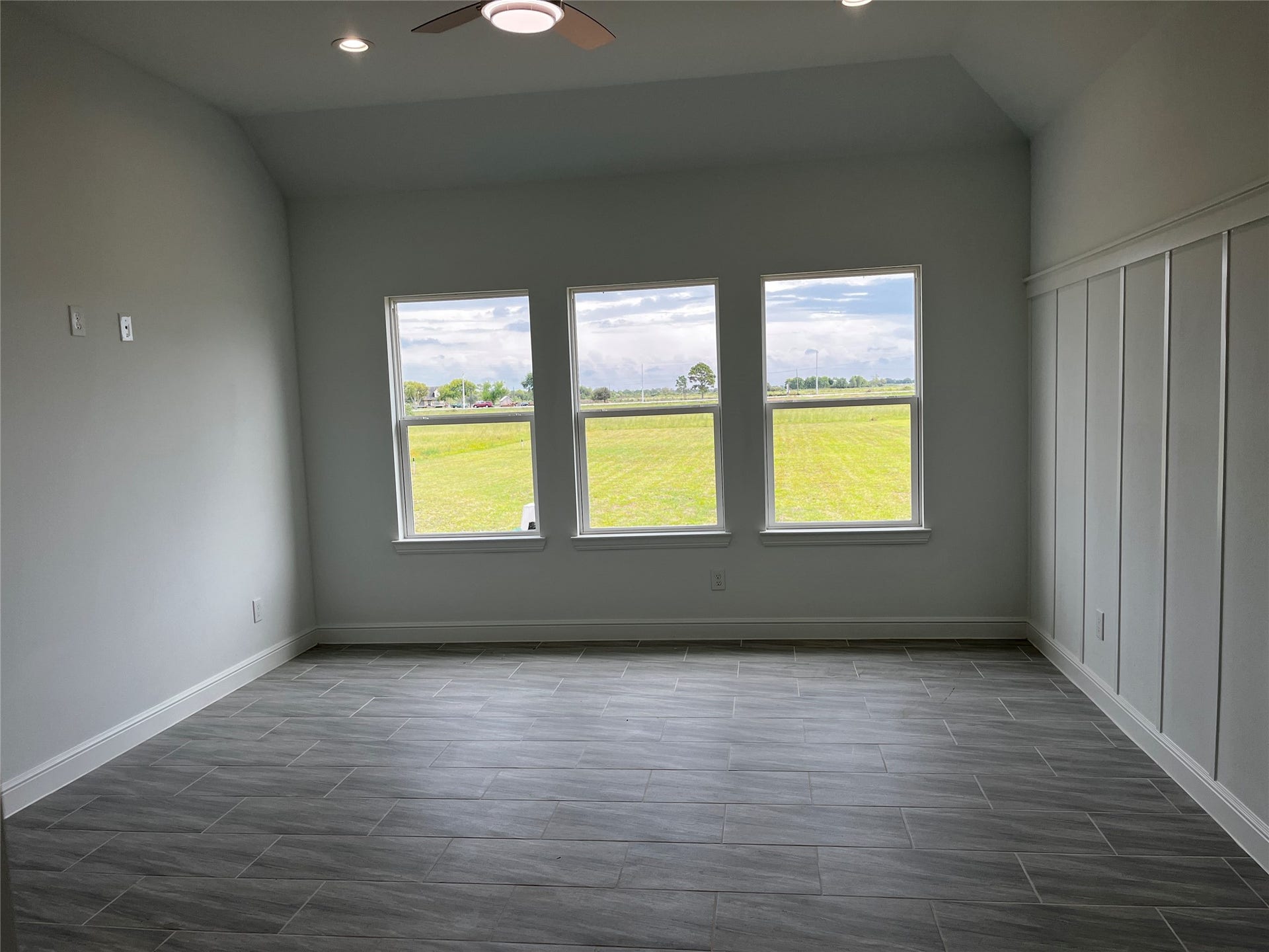347 Brahman Trail, Angleton, TX 77515