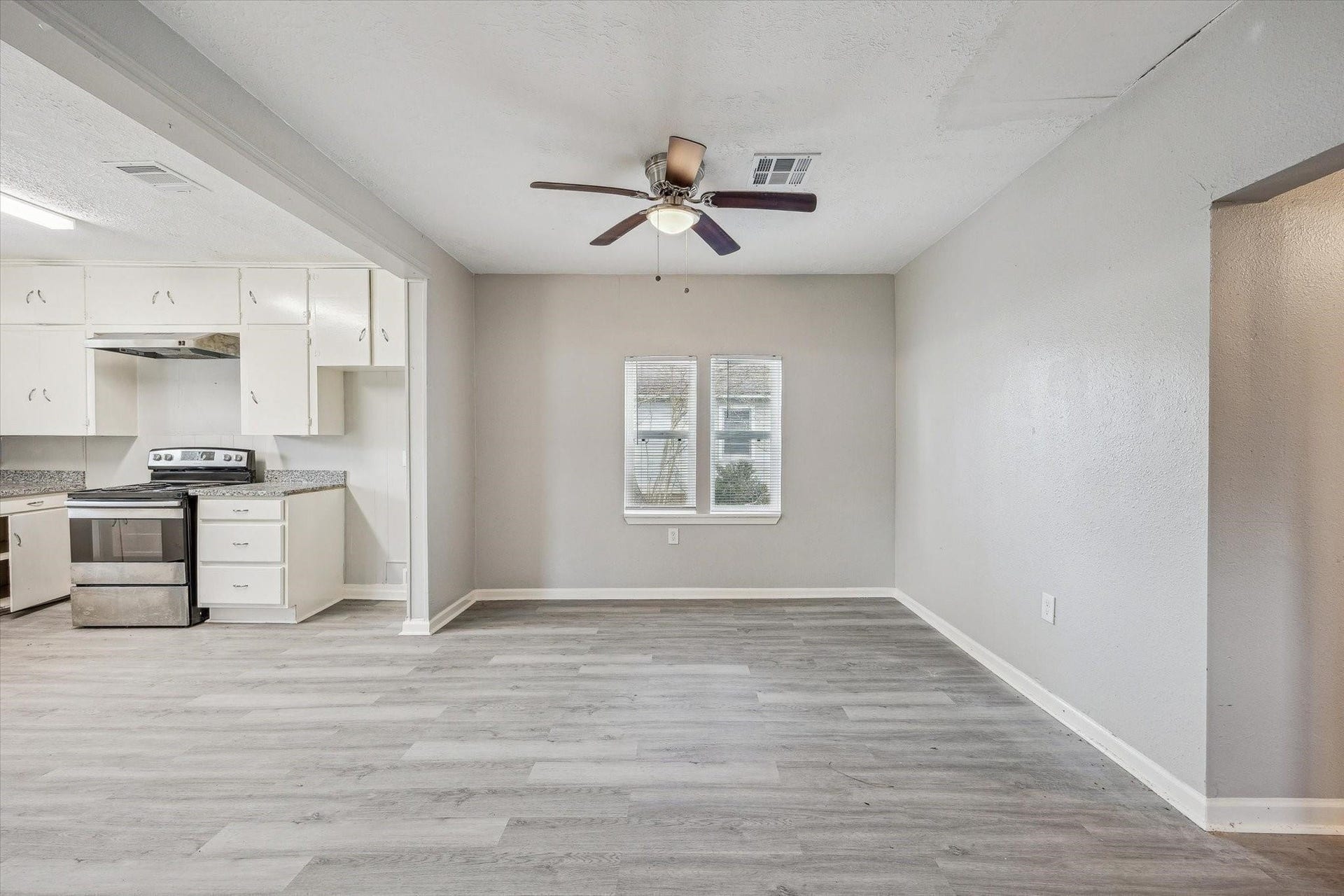 710 E Magnolia Street, Angleton, TX 77515 710 E Magnolia Street, Angleton, TX 77515