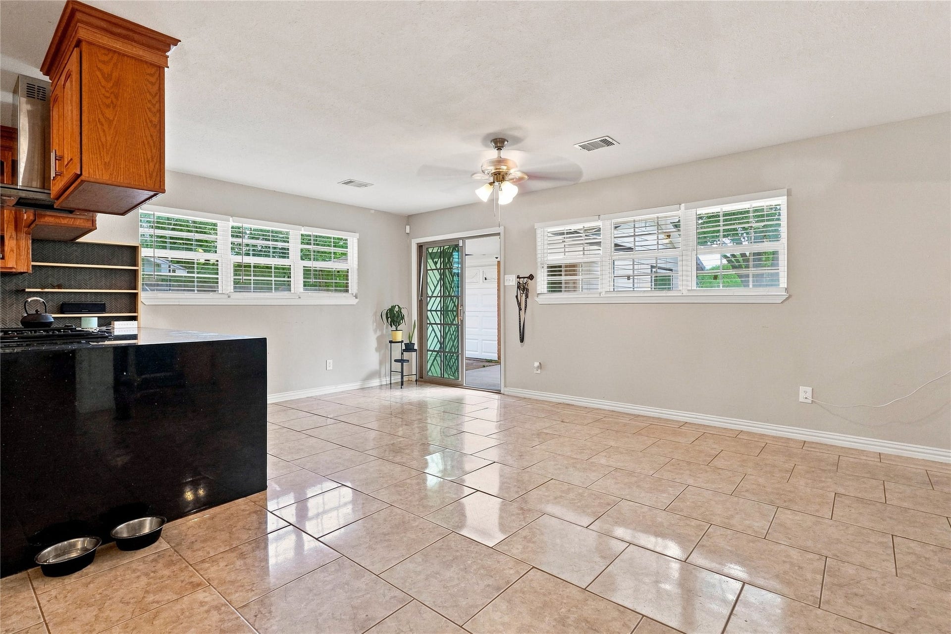 3305 Luella Avenue, Deer Park, TX 77536 Breakfast/Dinning Area