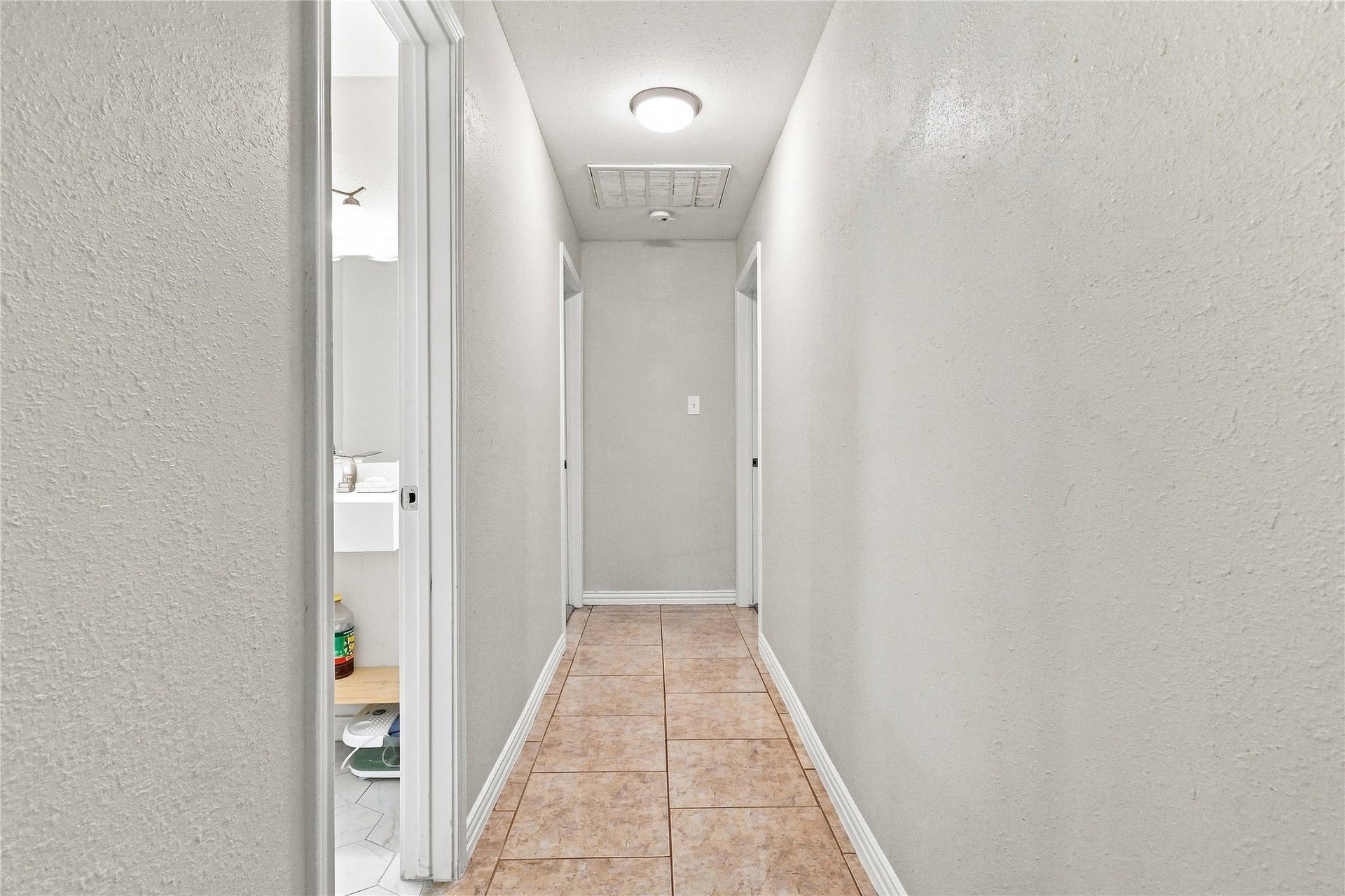 3305 Luella Avenue, Deer Park, TX 77536 Hall