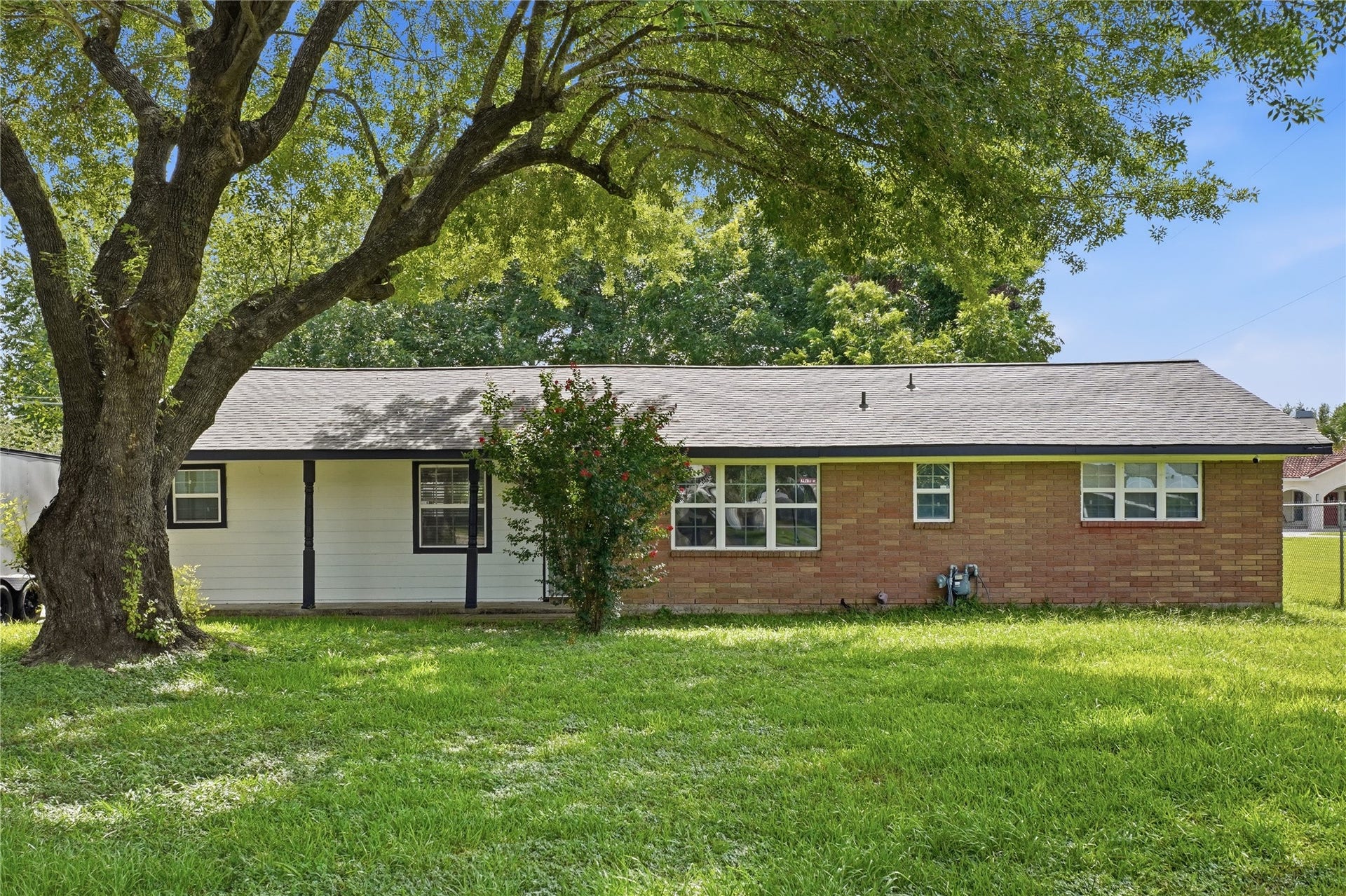 3305 Luella Avenue, Deer Park, TX 77536 Welcome to 3305 Luella Ave.