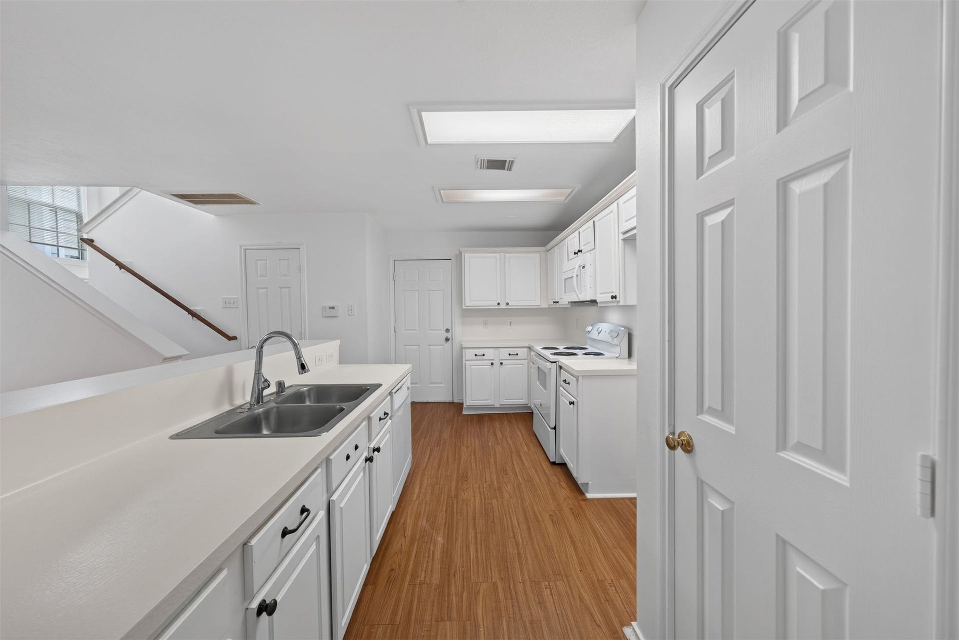 130 S Walden Elms Circle, Spring, TX 77382 130 S Walden Elms Circle, Spring, TX 77382