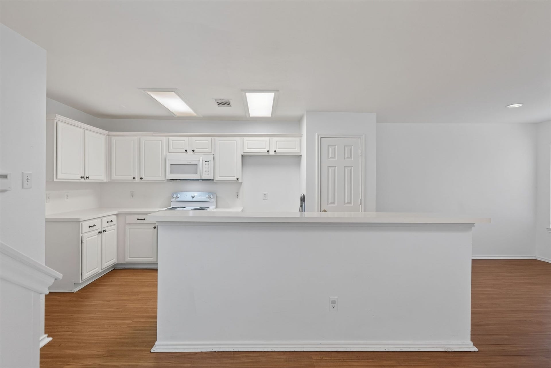 130 S Walden Elms Circle, Spring, TX 77382 130 S Walden Elms Circle, Spring, TX 77382