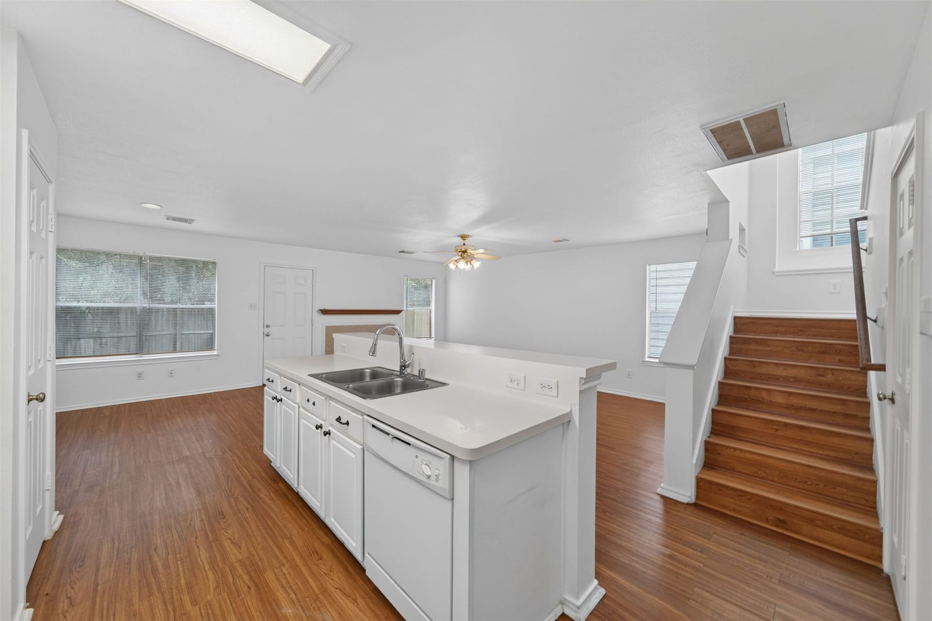 130 S Walden Elms Circle, Spring, TX 77382 130 S Walden Elms Circle, Spring, TX 77382