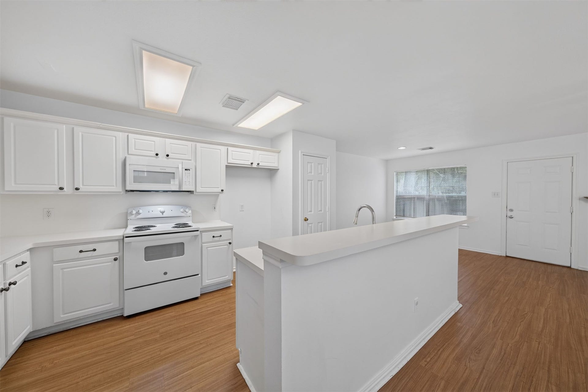 130 S Walden Elms Circle, Spring, TX 77382 130 S Walden Elms Circle, Spring, TX 77382