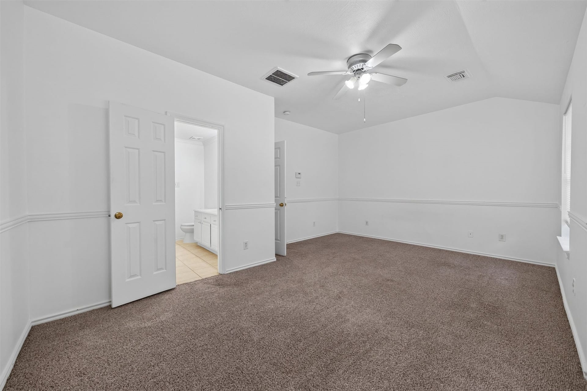130 S Walden Elms Circle, Spring, TX 77382 130 S Walden Elms Circle, Spring, TX 77382