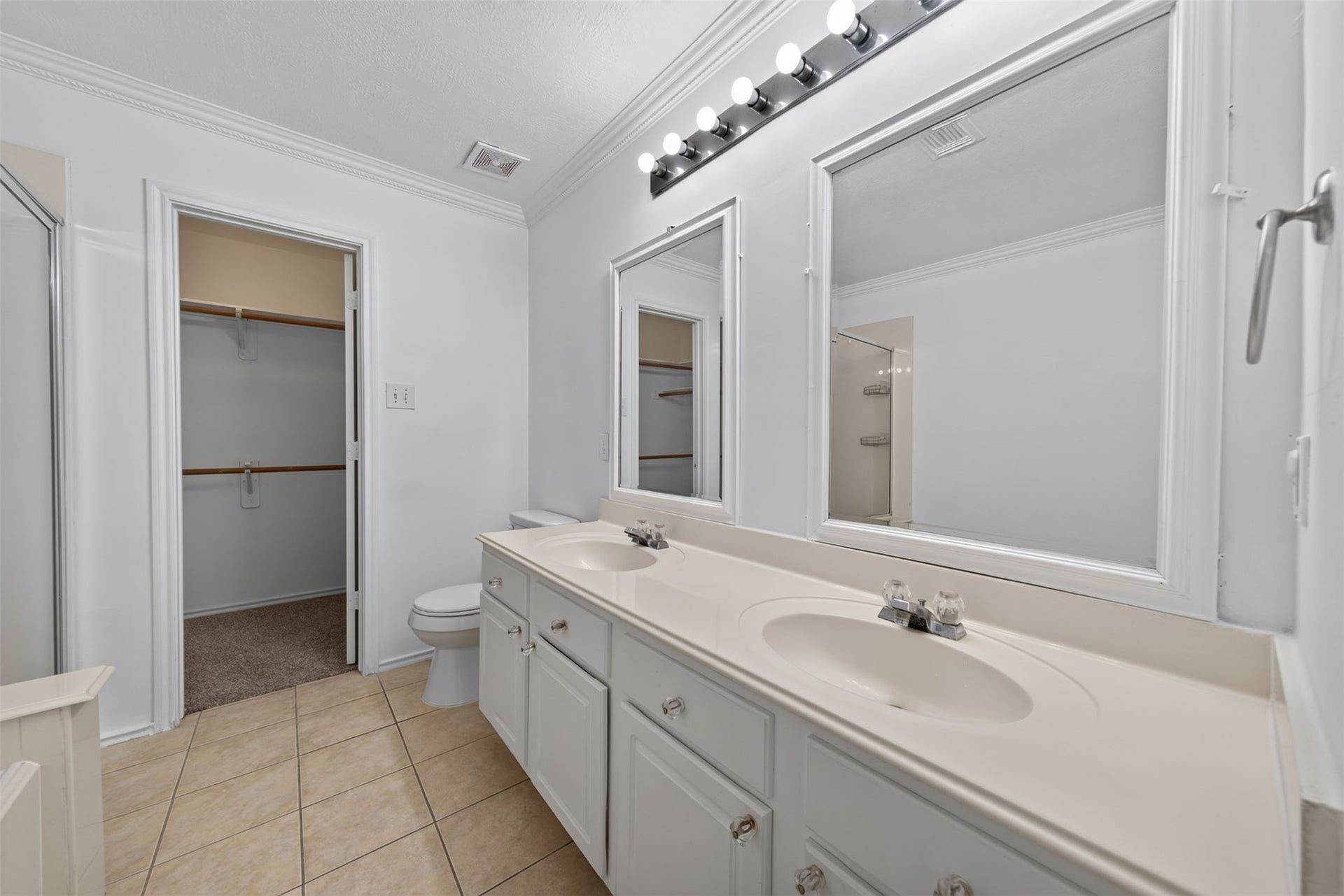 130 S Walden Elms Circle, Spring, TX 77382 130 S Walden Elms Circle, Spring, TX 77382