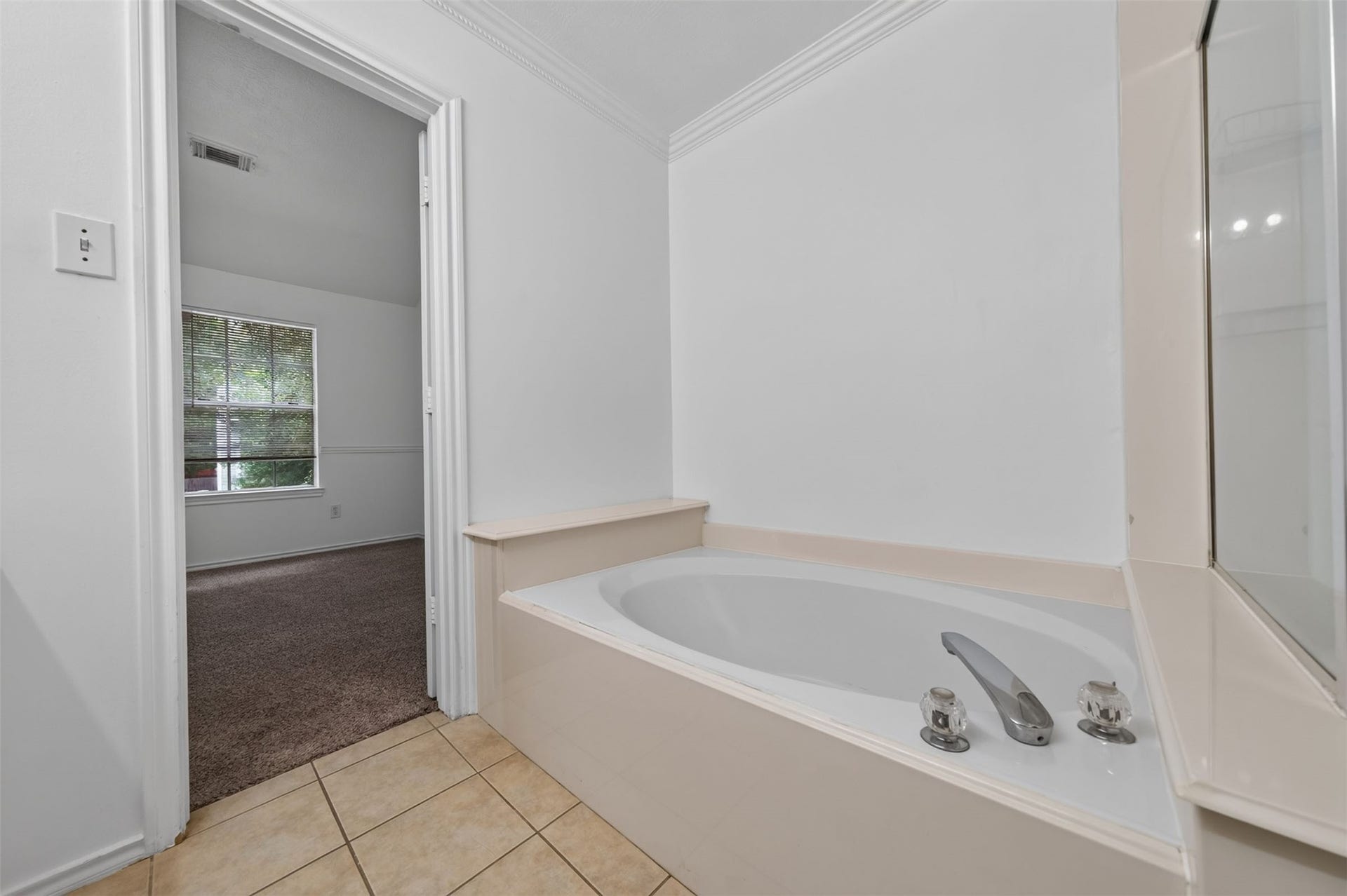 130 S Walden Elms Circle, Spring, TX 77382 130 S Walden Elms Circle, Spring, TX 77382