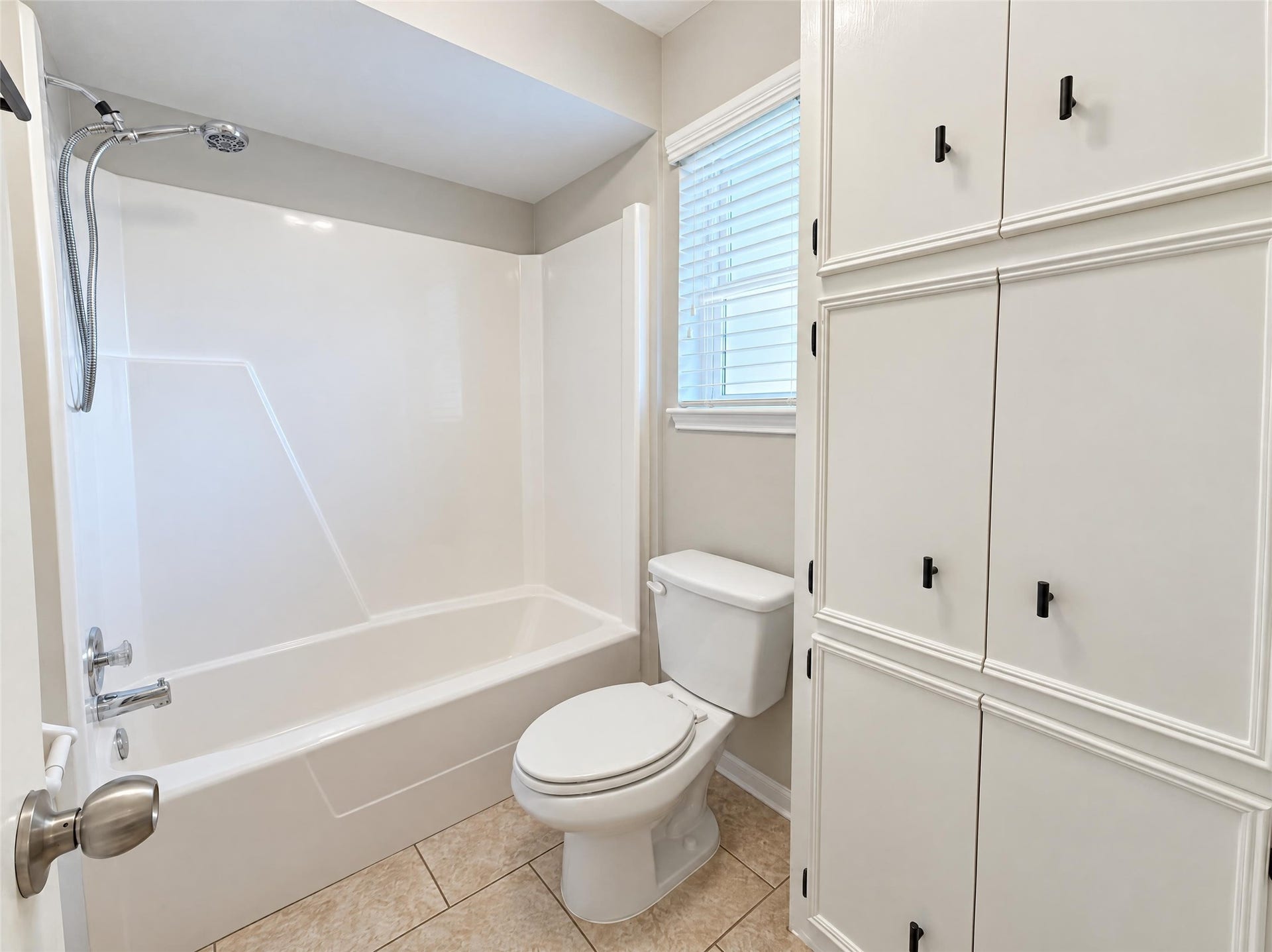 6815 Falling Waters Drive, Spring, TX 77379 6815 Falling Waters Drive, Spring, TX 77379