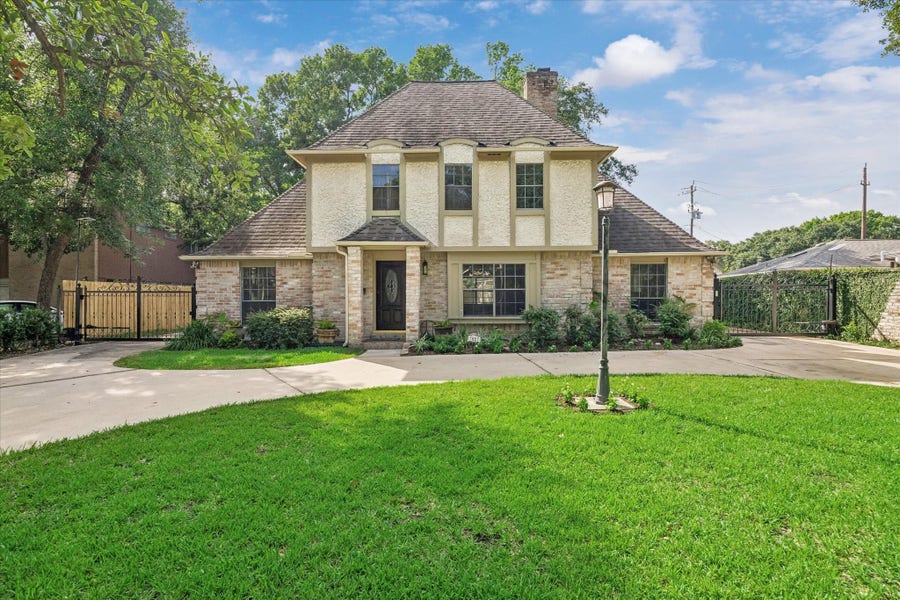 Property photo for 7827 Zilonis Court, Jersey Village, TX