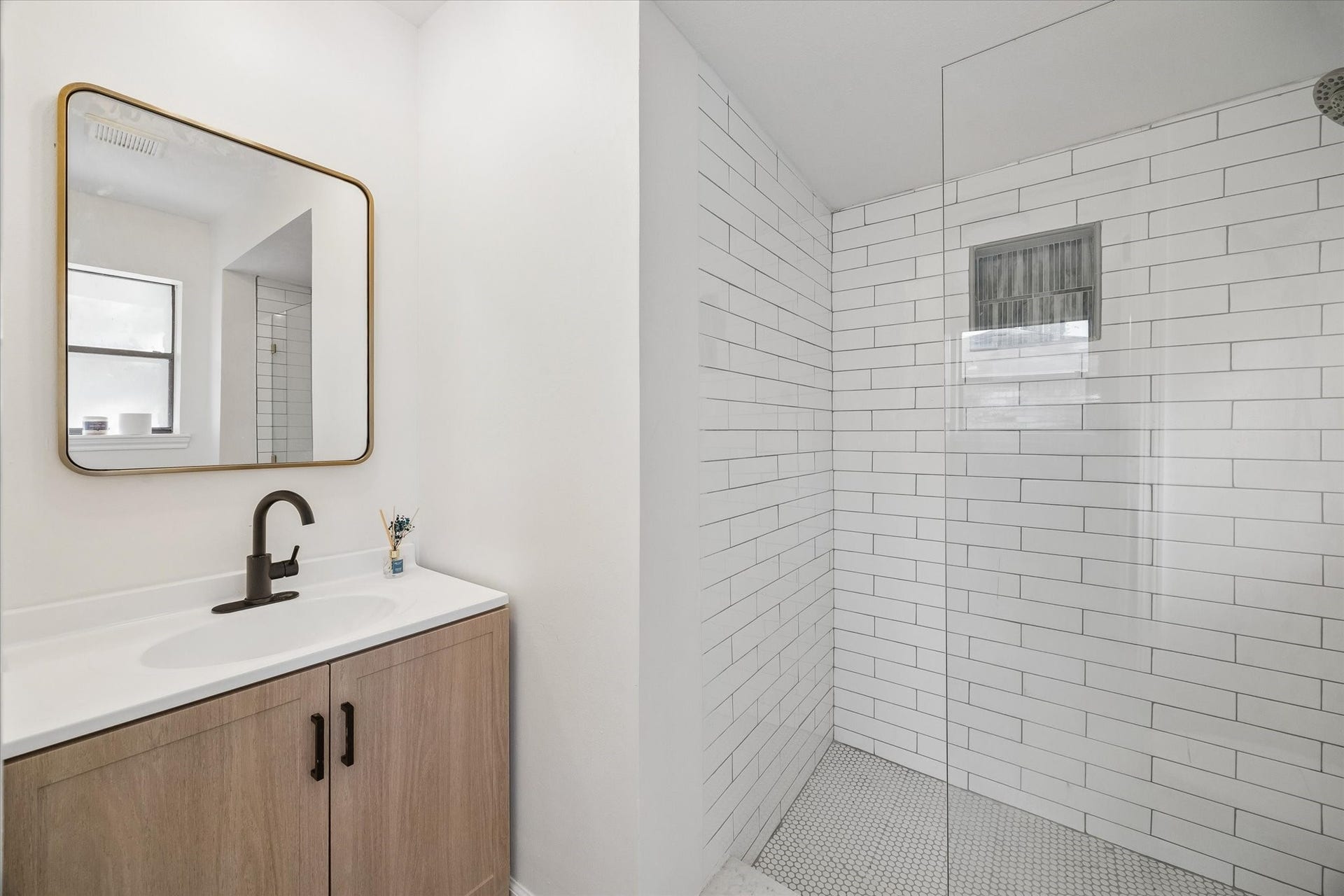 7827 Zilonis Court, Jersey Village, TX 77040 Third full bathroom downstairs located near the utility room and kitchen