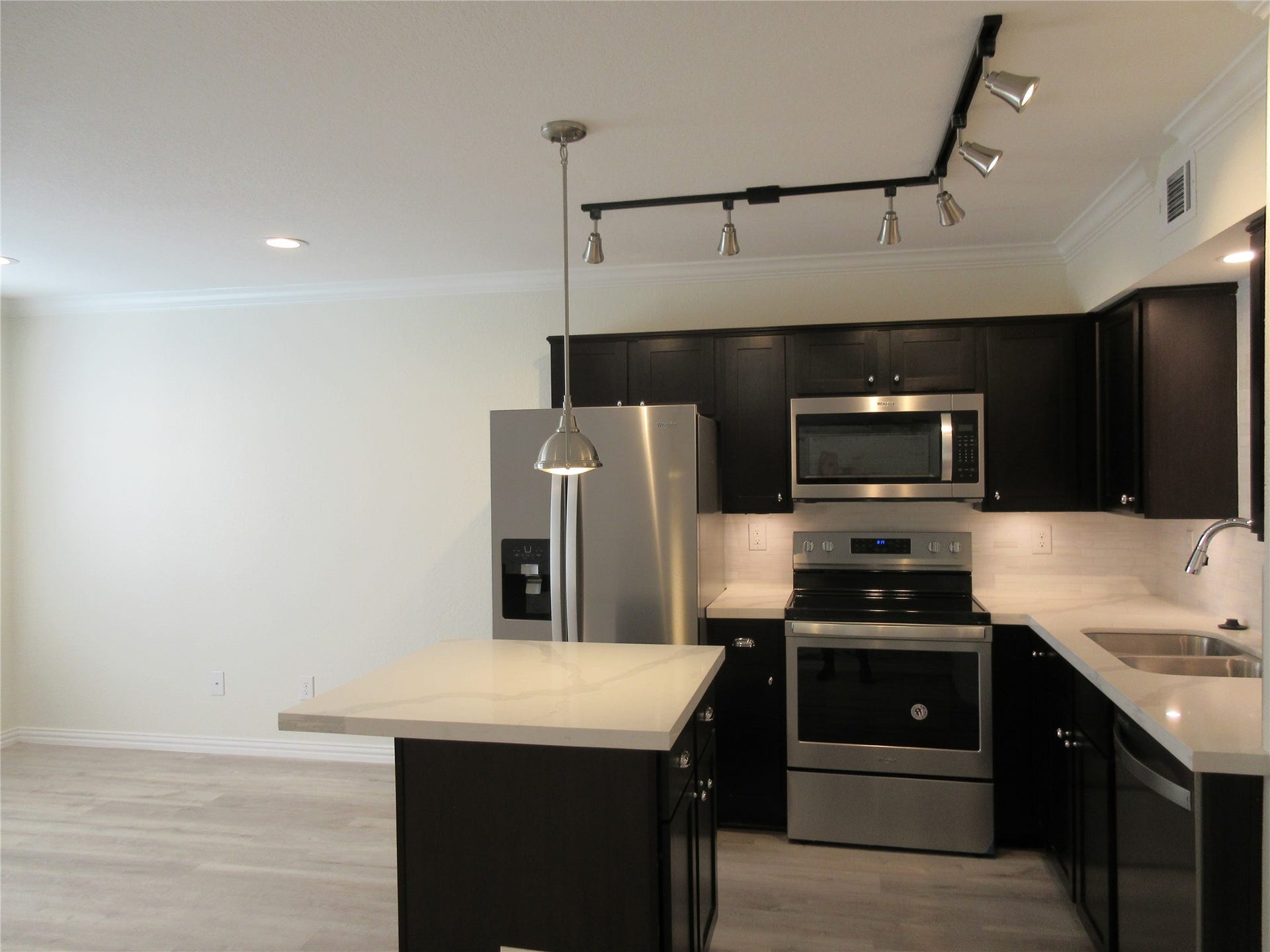 300 Pecore Street, #11, Houston, TX 77009 300 Pecore Street, #11, Houston, TX 77009