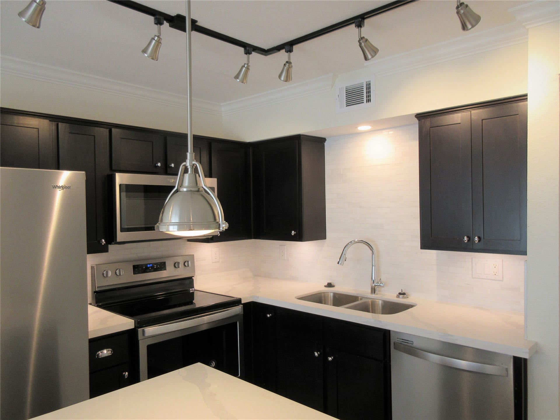 300 Pecore Street, #11, Houston, TX 77009 300 Pecore Street, #11, Houston, TX 77009