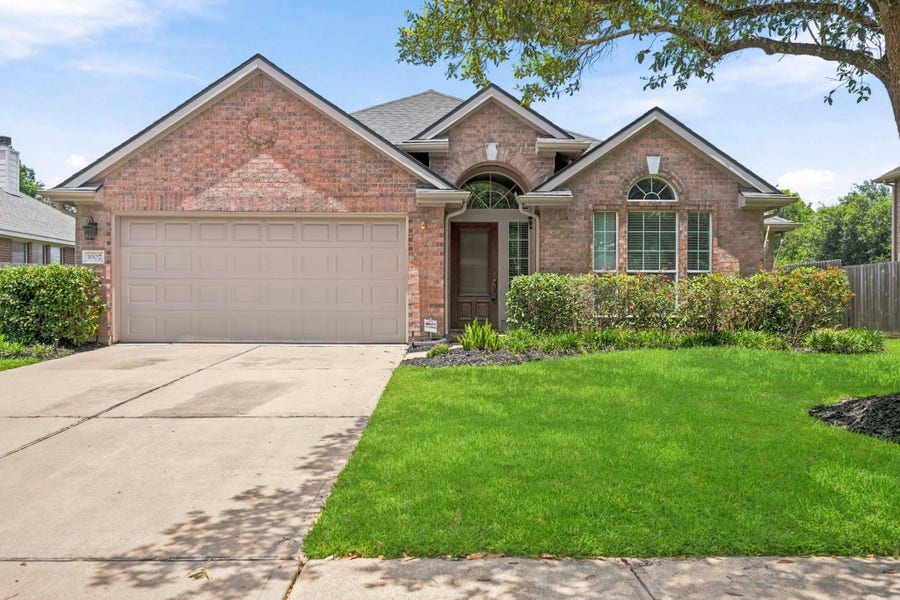Property photo for 3907 Plum Hill Lane, Missouri City, TX
