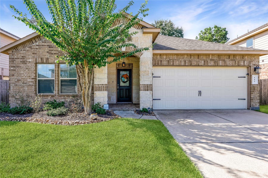 Property photo for 143 Meadow Valley Drive, Conroe, TX