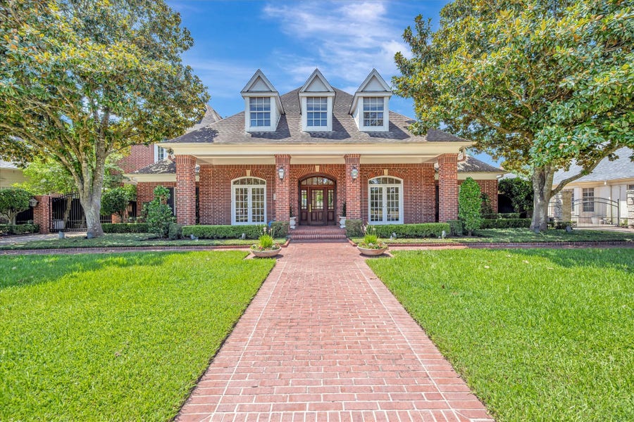 Property photo for 2203 Pineloch Drive, Houston, TX