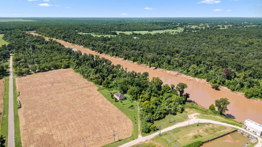 Property photo for 3505 Miller Road, Rosharon, TX