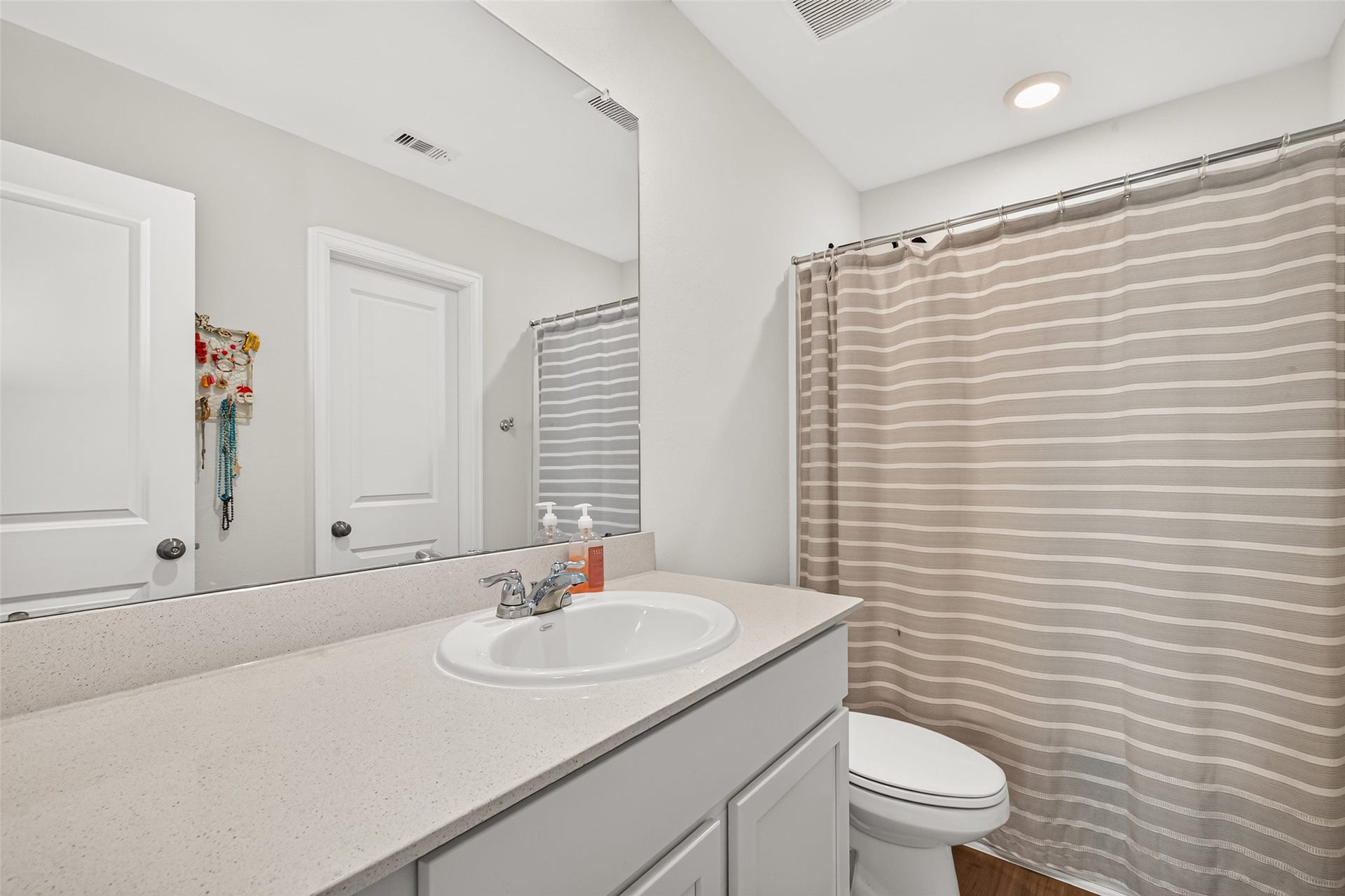 724 Larkspur Shadow Drive, Magnolia, TX 77354 724 Larkspur Shadow Drive, Magnolia, TX 77354