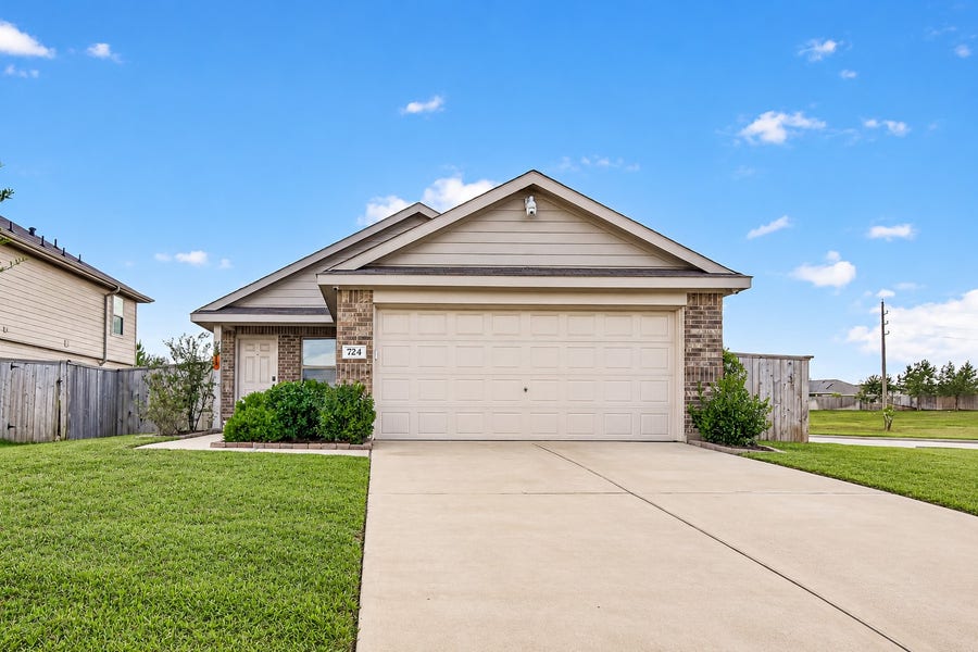 Property photo for 724 Larkspur Shadow Drive, Magnolia, TX