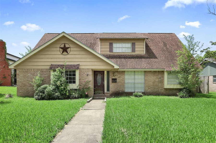 Property photo for 1705 20th Avenue N, Texas City, TX