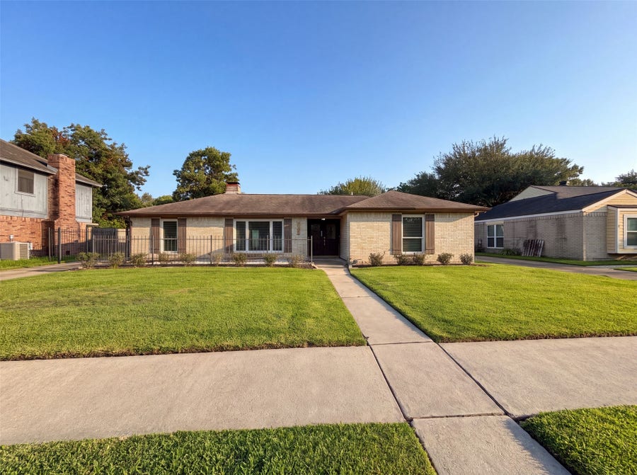 Property photo for 14923 Aspen Hills Drive, Houston, TX