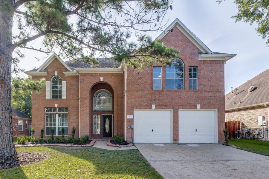 Property photo for 2412 Piney Woods Drive, Pearland, TX