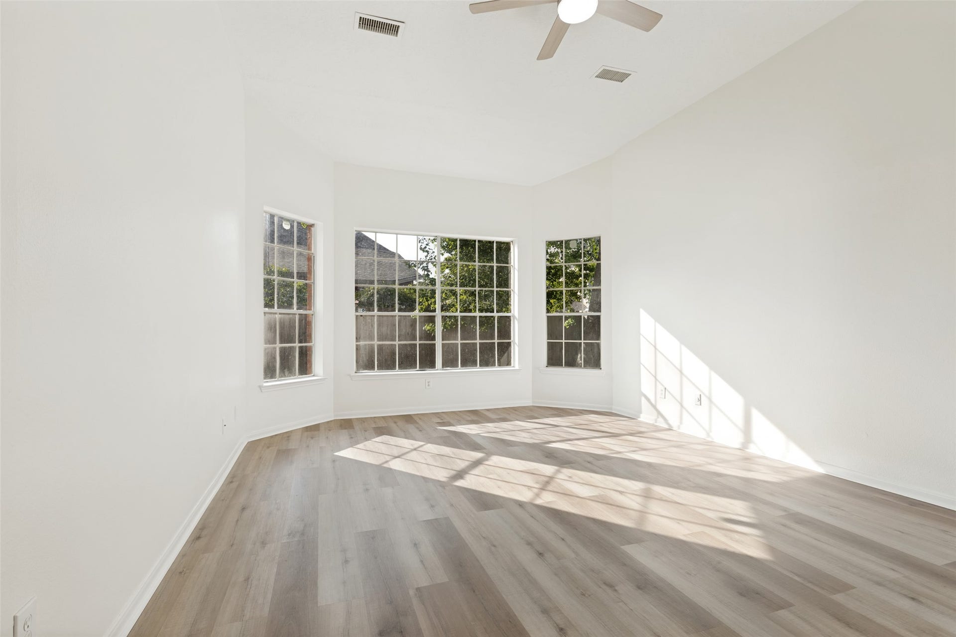 2412 Piney Woods Drive, Pearland, TX 77581 2412 Piney Woods Drive, Pearland, TX 77581