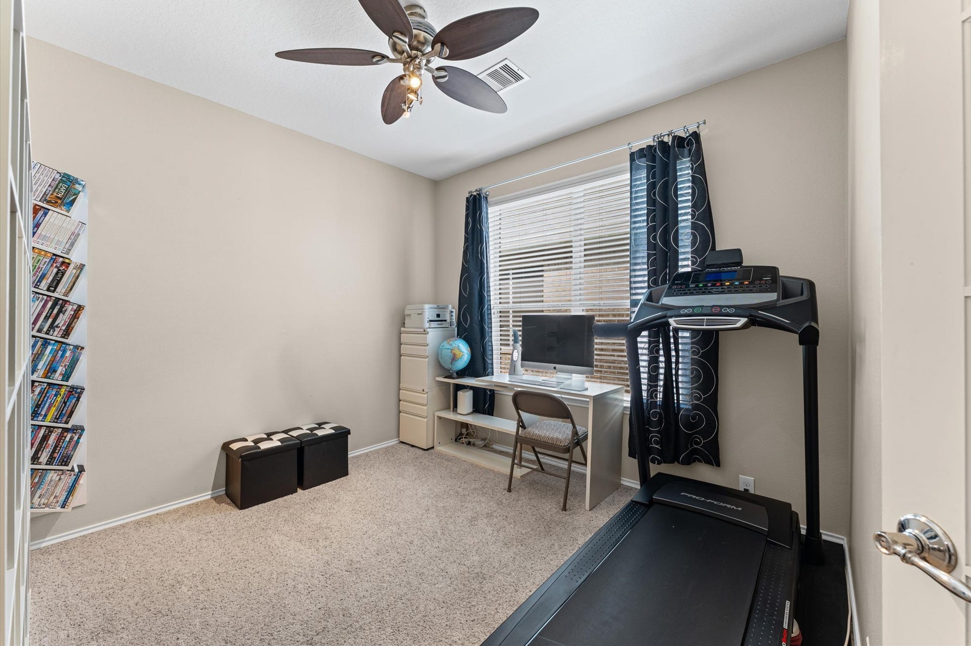 13423 Hartland Lake Lane, Houston, TX 77044 Bright and versatile room with carpeting.