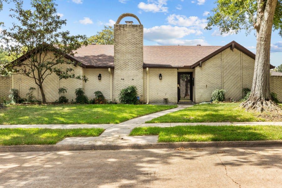 Property photo for 4010 Paraguay Circle, Pasadena, TX