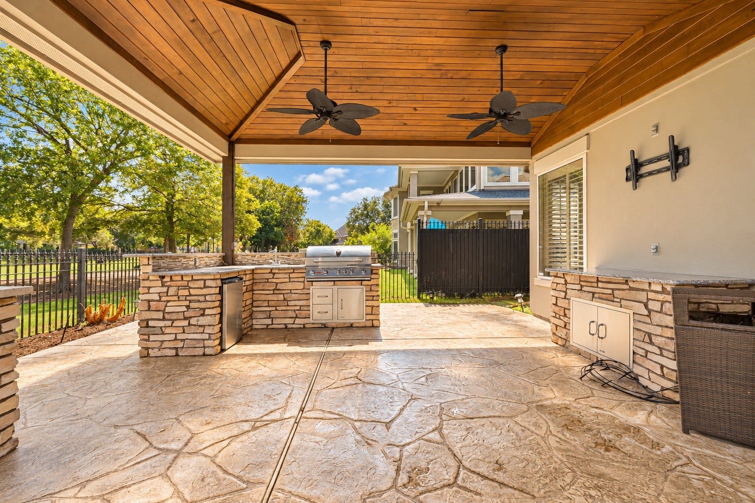 3339 Chartreuse Way, Houston, TX 77082 3339 Chartreuse Way, Houston, TX 77082