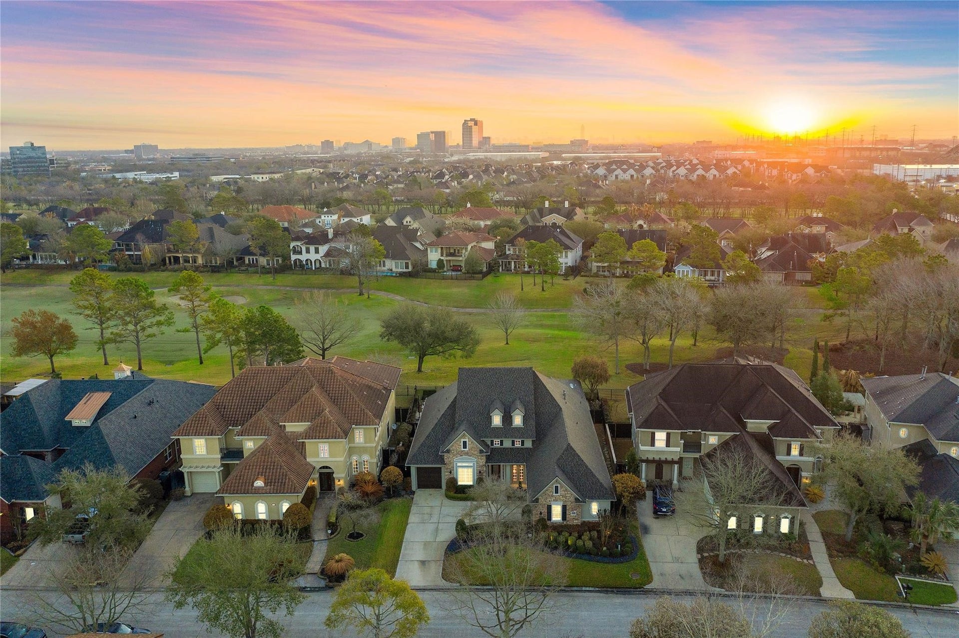 3339 Chartreuse Way, Houston, TX 77082 3339 Chartreuse Way, Houston, TX 77082