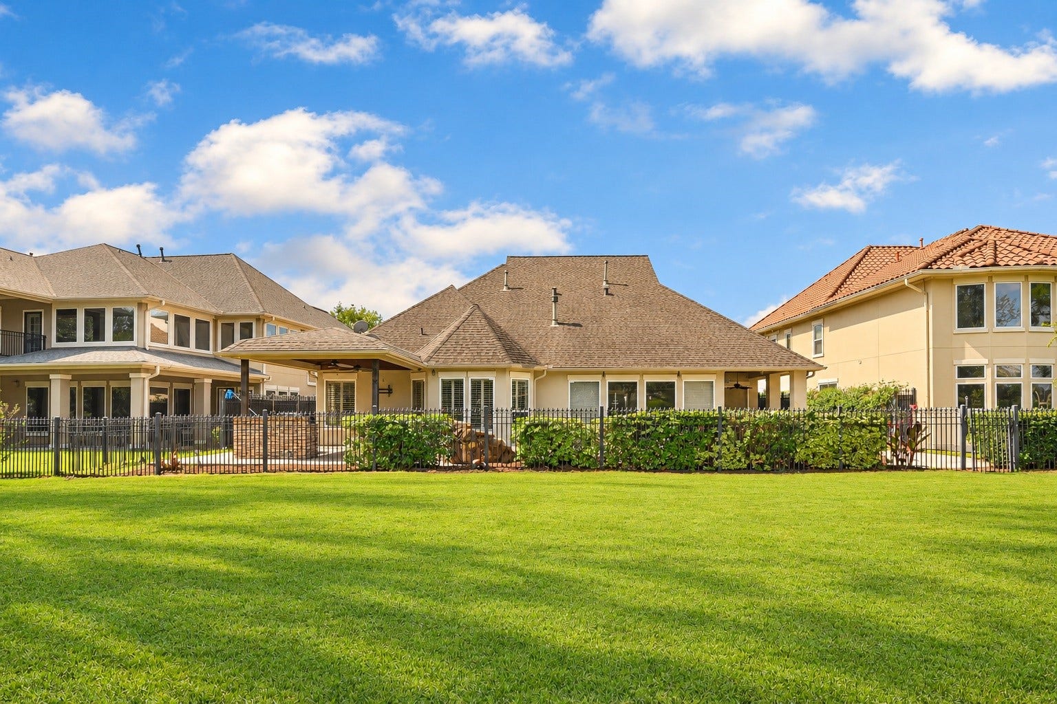 3339 Chartreuse Way, Houston, TX 77082 3339 Chartreuse Way, Houston, TX 77082