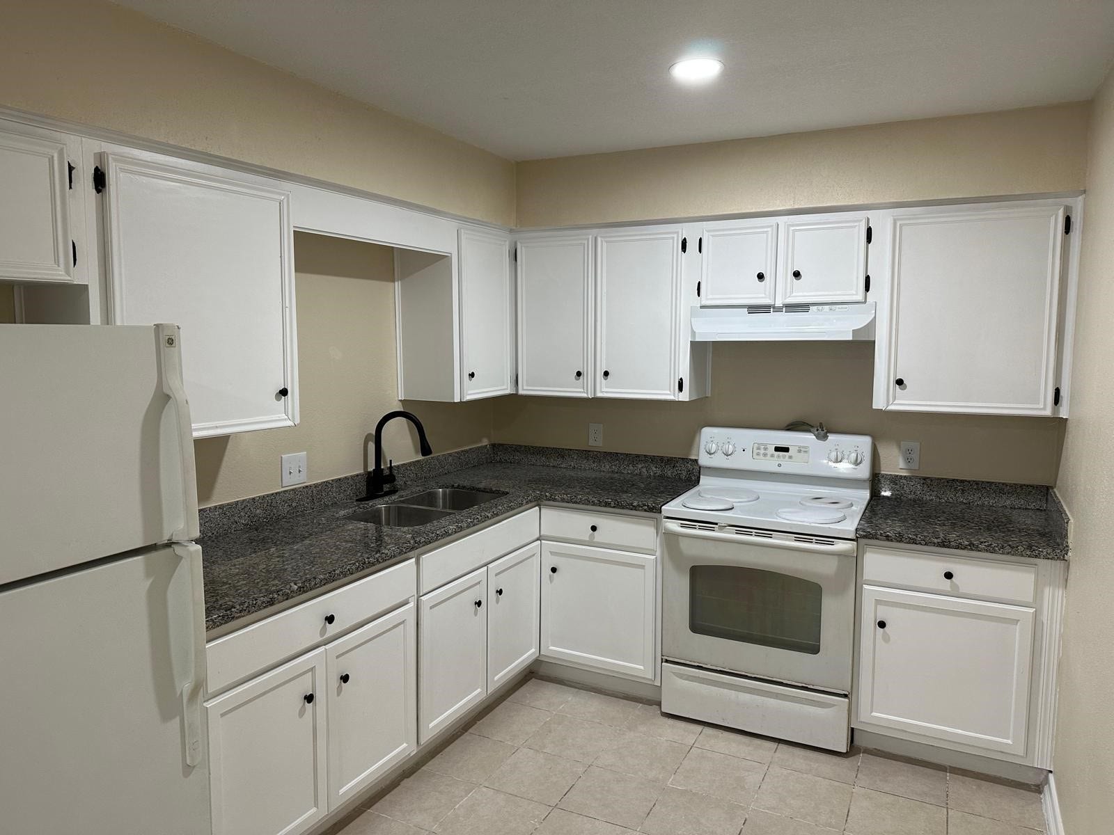 14405 Pine Street, Santa Fe, TX 77517