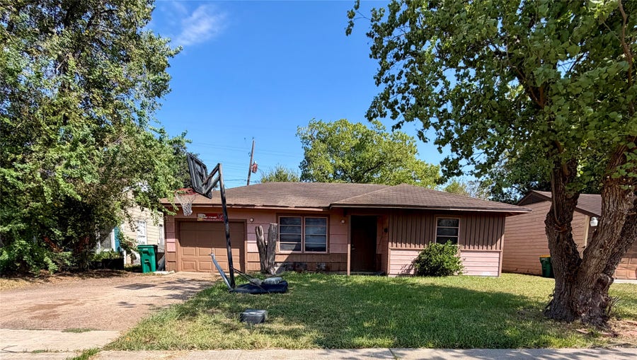 Property photo for 1025 Finfrock Street, Pasadena, TX