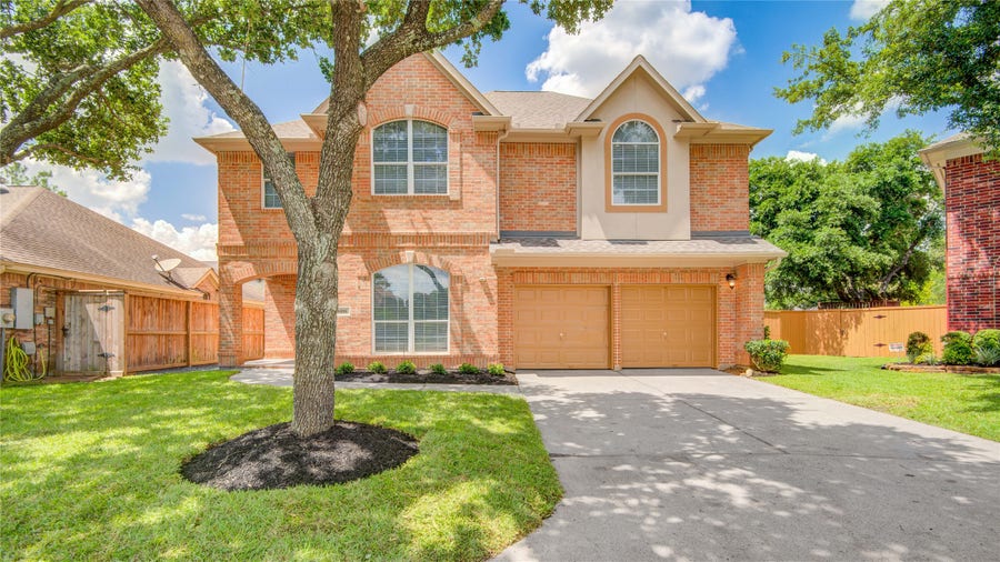 Property photo for 9406 Fern Wood Forest, Houston, TX