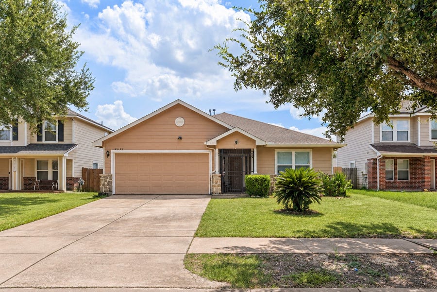 Property photo for 2631 Steelhead Drive, Houston, TX