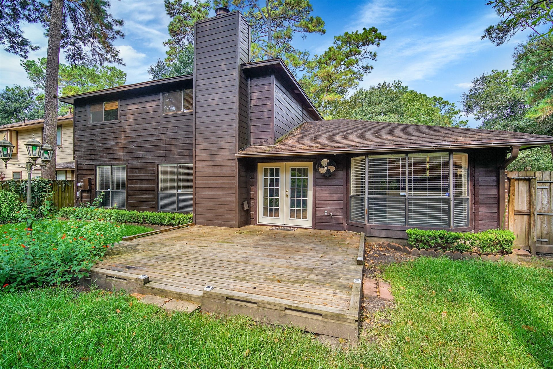 50 Brookflower Road, The Woodlands, TX 77380 50 Brookflower Road, The Woodlands, TX 77380