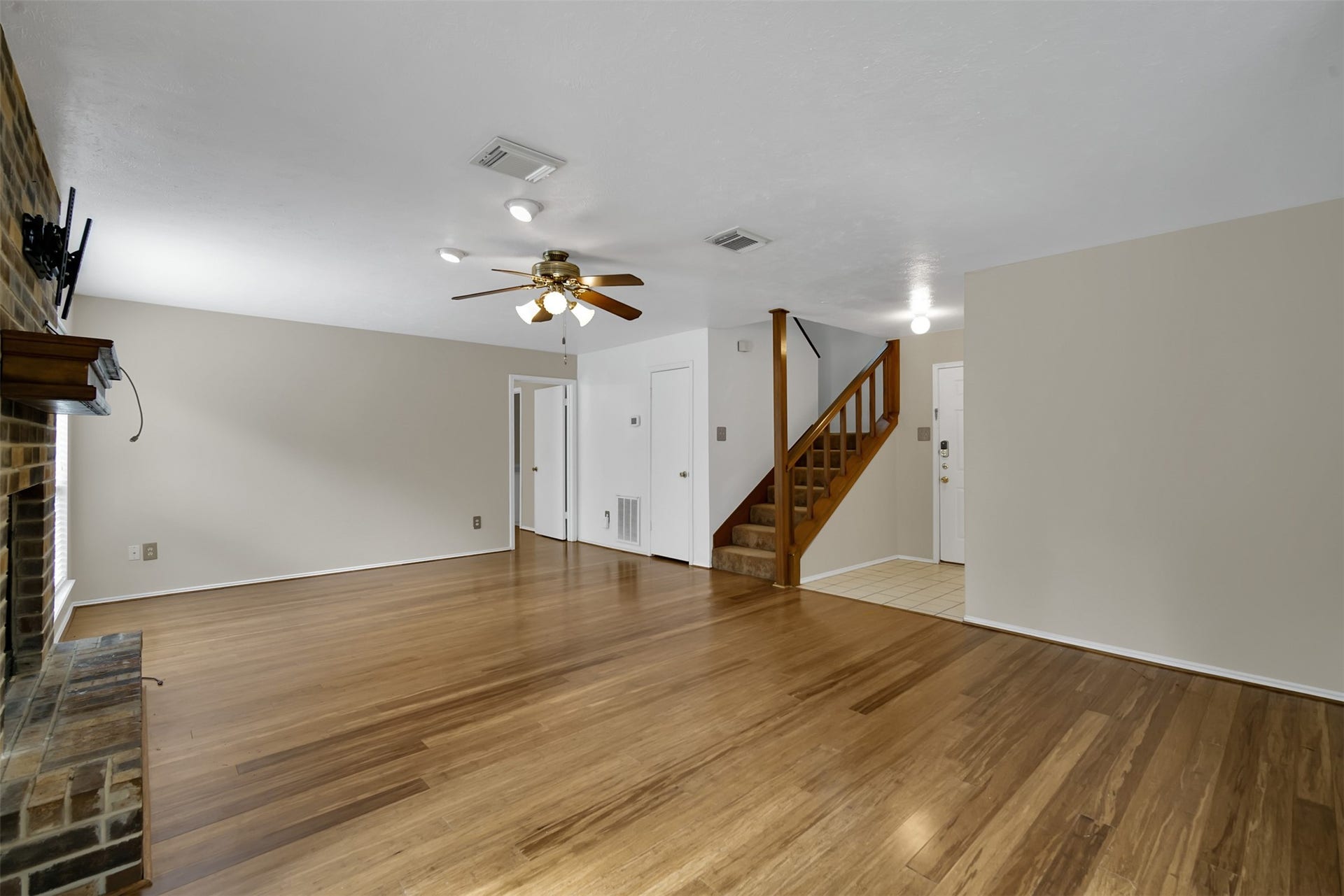 50 Brookflower Road, The Woodlands, TX 77380 50 Brookflower Road, The Woodlands, TX 77380