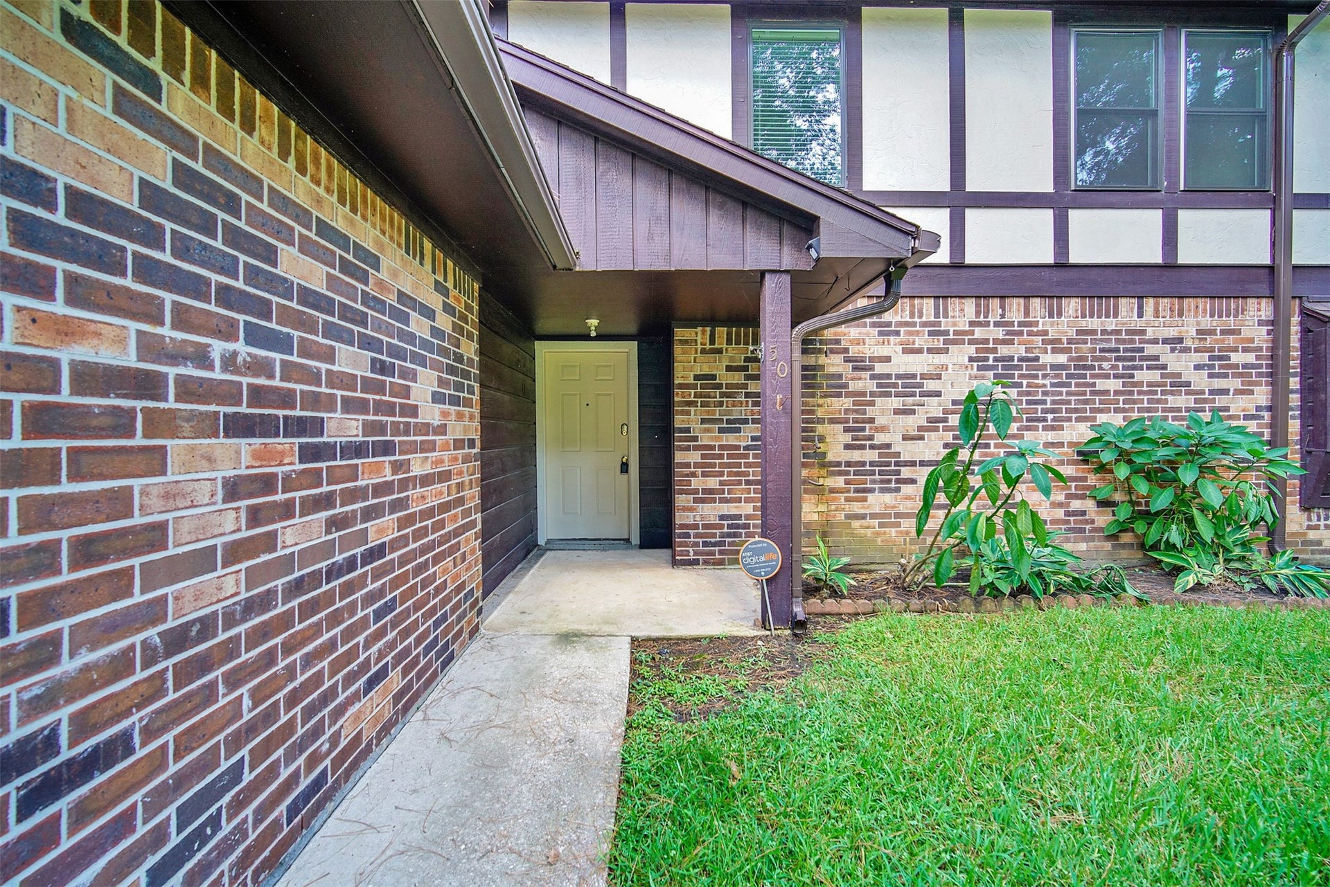 50 Brookflower Road, The Woodlands, TX 77380 50 Brookflower Road, The Woodlands, TX 77380