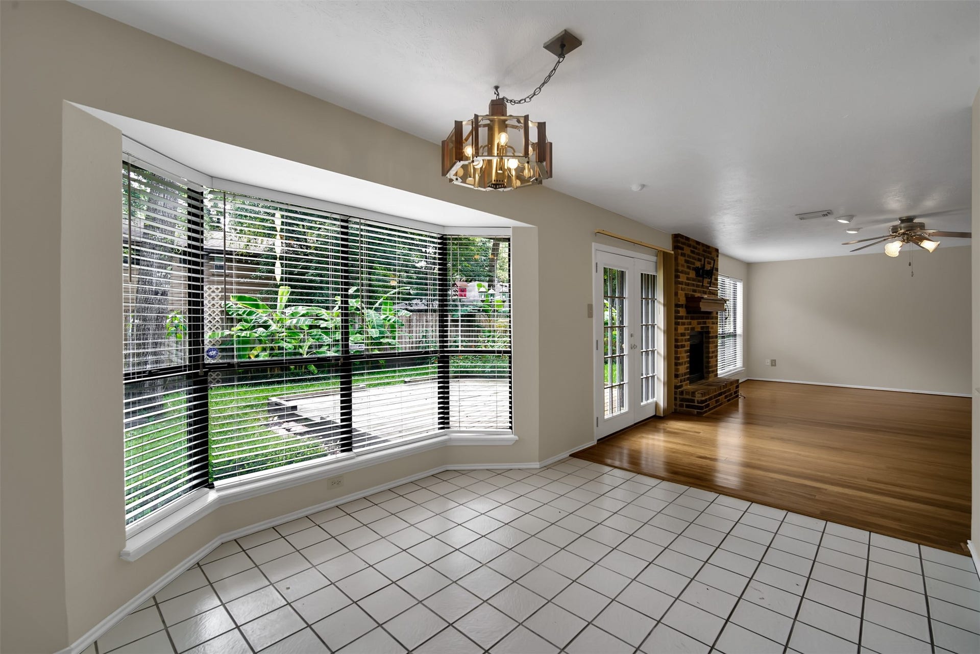 50 Brookflower Road, The Woodlands, TX 77380 50 Brookflower Road, The Woodlands, TX 77380