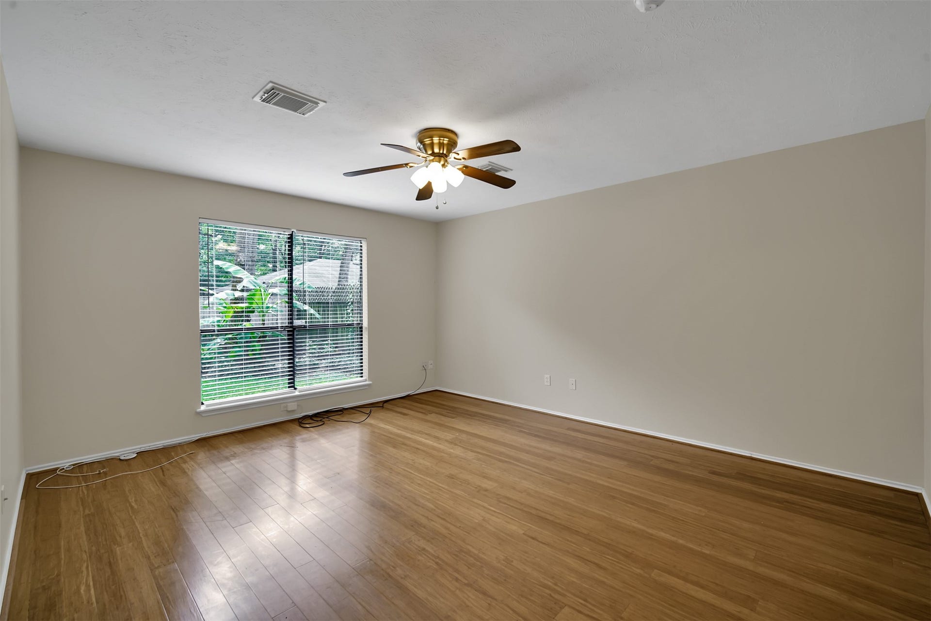 50 Brookflower Road, The Woodlands, TX 77380 50 Brookflower Road, The Woodlands, TX 77380
