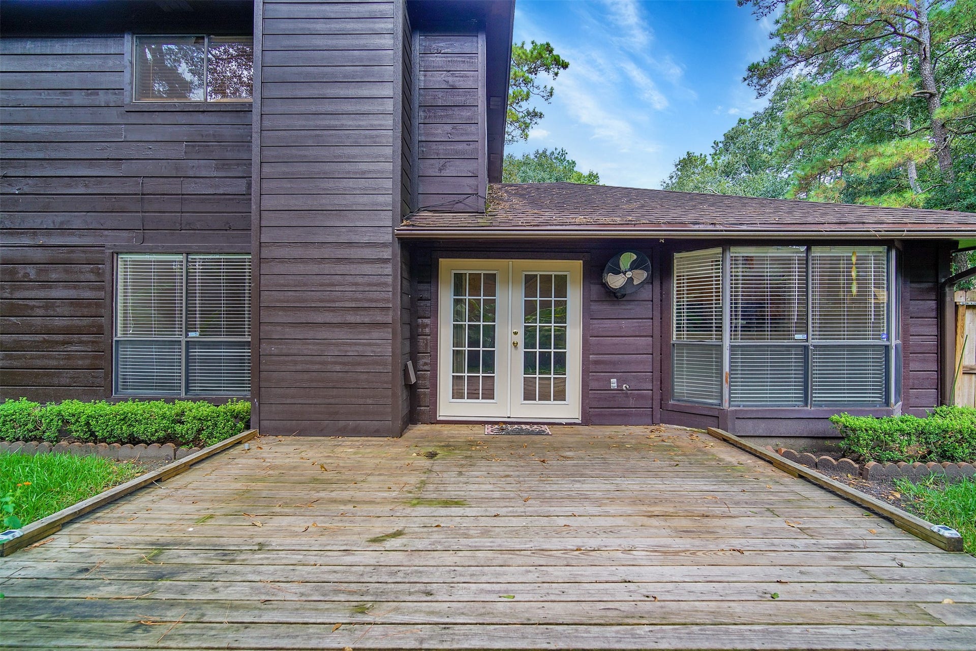 50 Brookflower Road, The Woodlands, TX 77380 50 Brookflower Road, The Woodlands, TX 77380