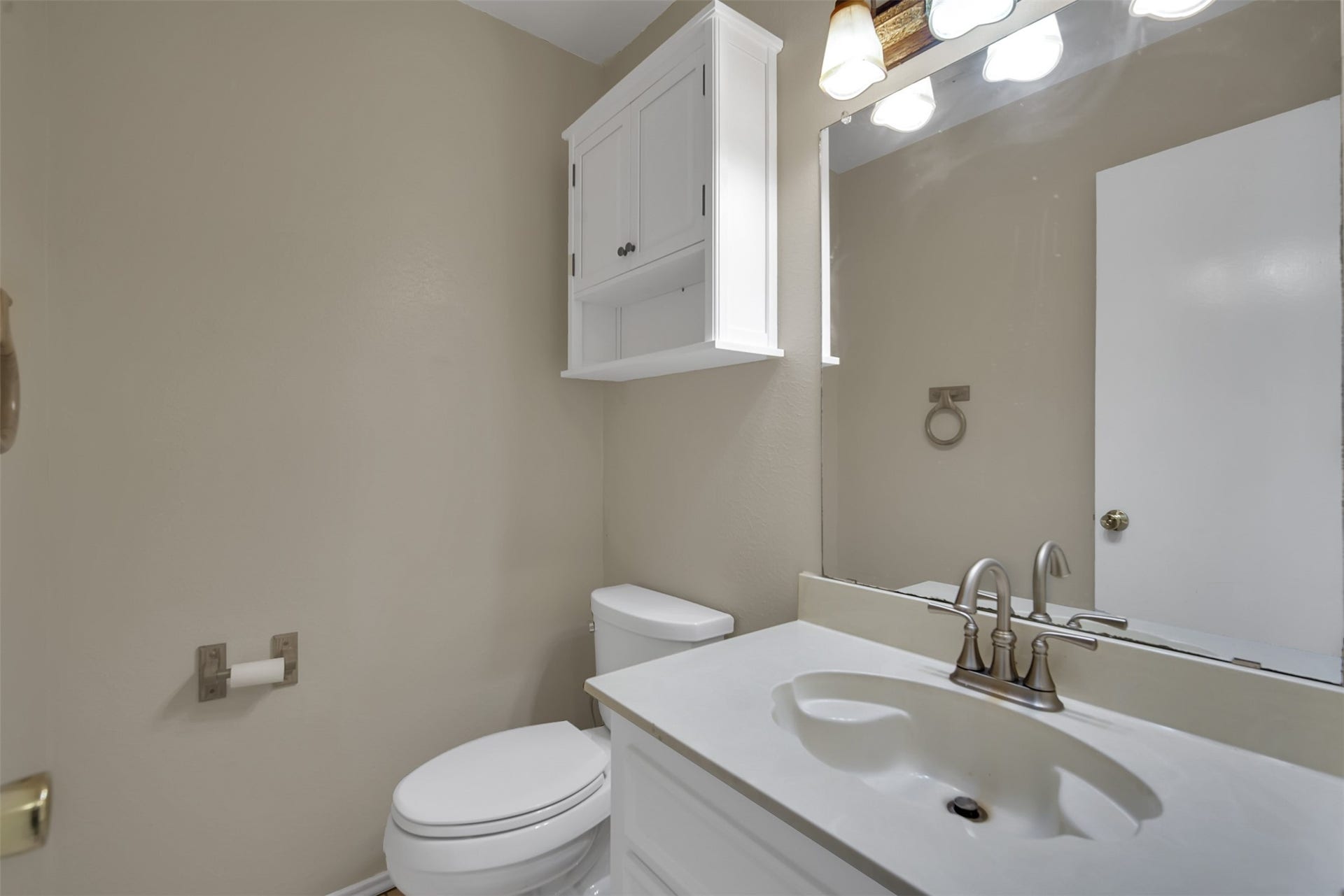 50 Brookflower Road, The Woodlands, TX 77380 50 Brookflower Road, The Woodlands, TX 77380