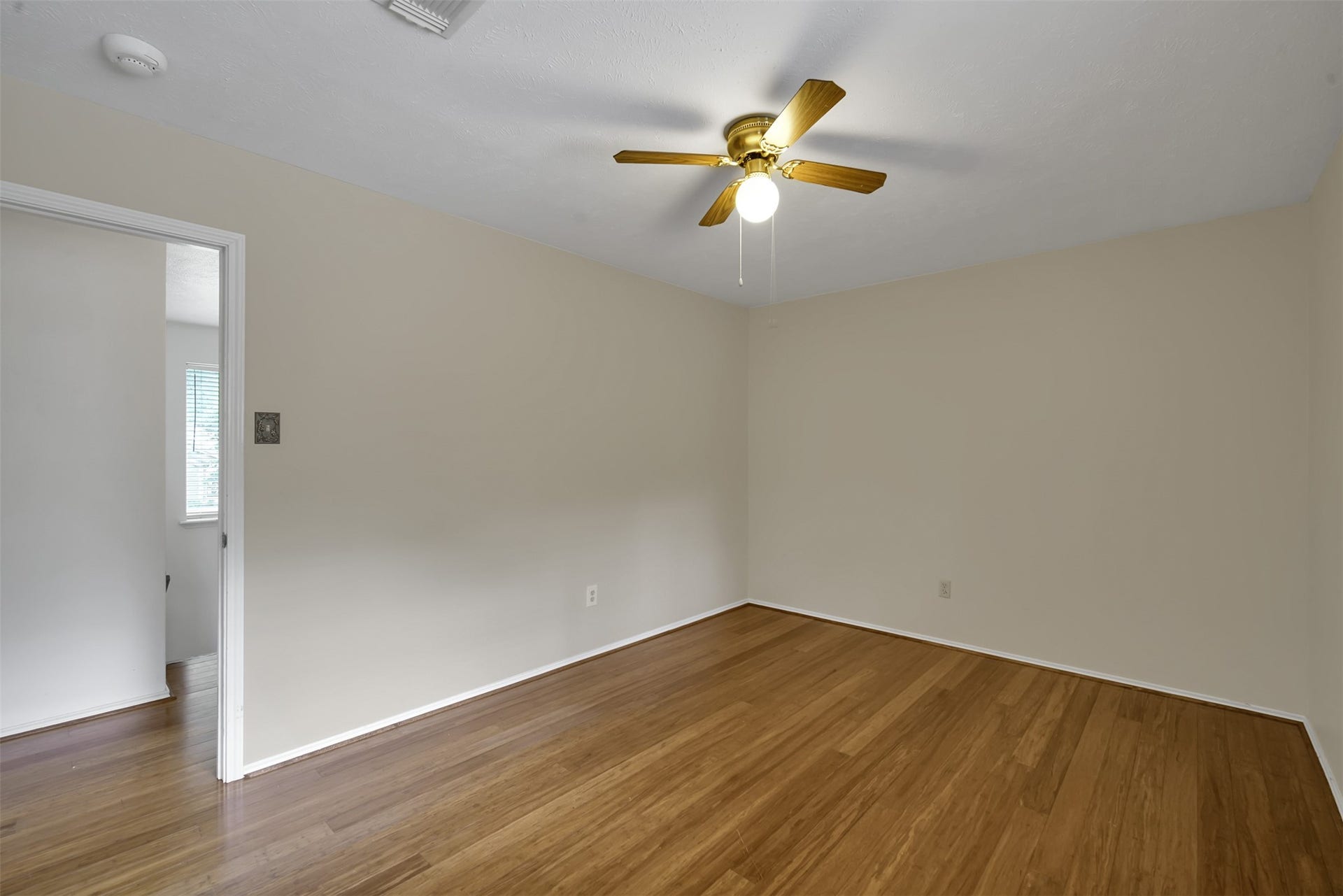 50 Brookflower Road, The Woodlands, TX 77380 50 Brookflower Road, The Woodlands, TX 77380
