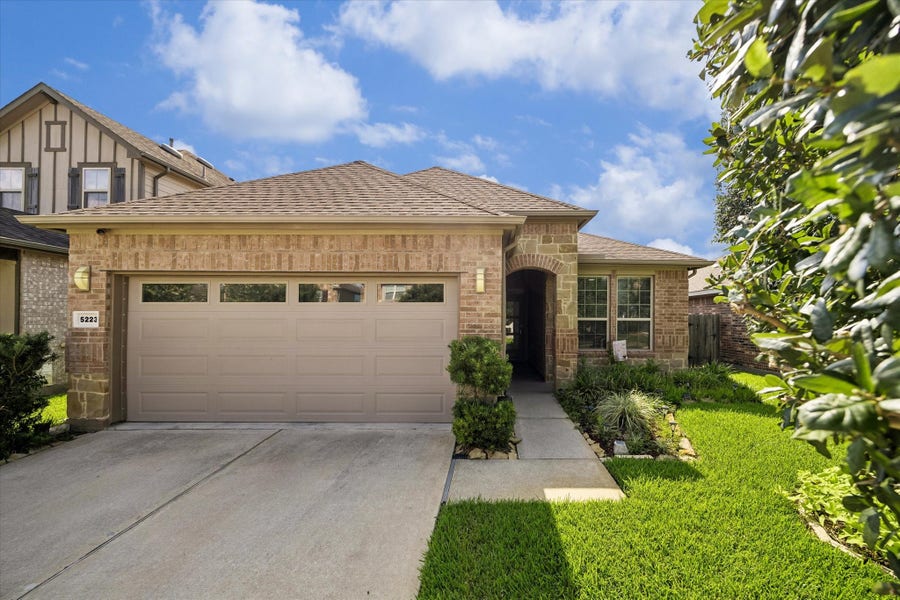 Property photo for 5223 Ivory Glass Drive, Katy, TX